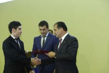 Gəncə Şəhər İcra Hakimiyyətinin başçısı Elmar Vəliyev gənclərlə görüşüb (FOTO)