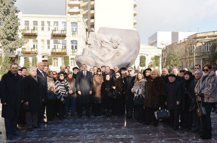 Prezident İlham Əliyev: Xalq musiqimiz, muğam sənəti ümumdünya musiqi sənətinin zirvəsidir (FOTO)