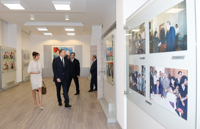 Prezident İlham Əliyev: Milli musiqinin inkişafında xidmətləri olan şəxslər Azərbaycanın milli sərvətidir (FOTO)