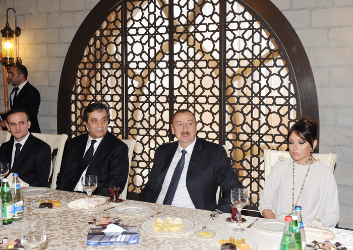 Prezident İlham Əliyev: Milli musiqinin inkişafında xidmətləri olan şəxslər Azərbaycanın milli sərvətidir (FOTO)