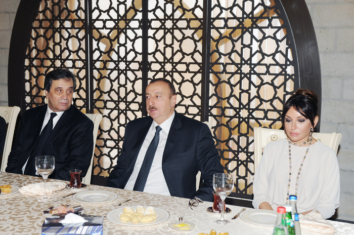 Prezident İlham Əliyev: Milli musiqinin inkişafında xidmətləri olan şəxslər Azərbaycanın milli sərvətidir (FOTO)