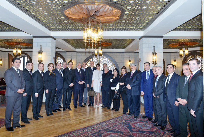 Prezident İlham Əliyev: Milli musiqinin inkişafında xidmətləri olan şəxslər Azərbaycanın milli sərvətidir (FOTO)