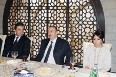 Prezident İlham Əliyev: Milli musiqinin inkişafında xidmətləri olan şəxslər Azərbaycanın milli sərvətidir (FOTO)