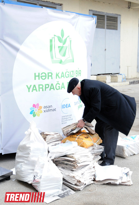 Bakıda "Hər kağızı bir yarpağa dəyişək" layihəsi çərçivəsində kütləvi aksiyaya start verilib (FOTO)