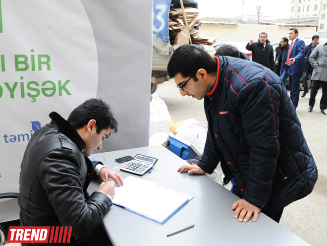 Bakıda "Hər kağızı bir yarpağa dəyişək" layihəsi çərçivəsində kütləvi aksiyaya start verilib (FOTO)