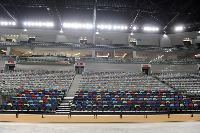 Prezident İlham Əliyev və xanımı Bakıda Milli Gimnastika Arenasında tikinti işlərinin gedişi ilə tanış olublar (FOTO)