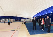 Prezident İlham Əliyev və xanımı Bakıda Milli Gimnastika Arenasında tikinti işlərinin gedişi ilə tanış olublar (FOTO)