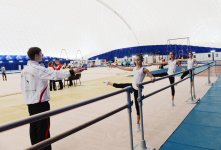 Prezident İlham Əliyev və xanımı Bakıda Milli Gimnastika Arenasında tikinti işlərinin gedişi ilə tanış olublar (FOTO)