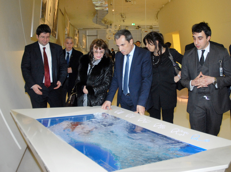 Bolqarıstanın Baş naziri Heydər Əliyev Mərkəzi ilə tanış olub (FOTO)