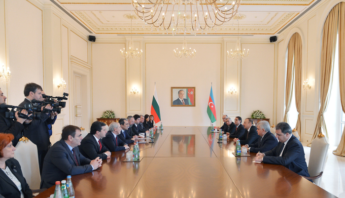 Prezident İlham Əliyev: Azərbaycan və Bolqarıstan arasında iqtisadi sahədə əməkdaşlığın genişləndirilməsi üçün yaxşı potensial var (FOTO)