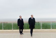 İlham Əliyev Sumqayıtdakı Nəsimi adına şəhər mədəniyyət və istirahət parkında yenidənqurma işləri ilə tanış olub (FOTO)