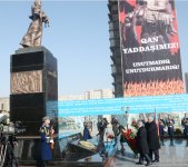 Prezident İlham Əliyev və xanımı Xocalı faciəsi qurbanlarının xatirəsinin anım mərasimində iştirak ediblər (ƏLAVƏ OLUNUB) (FOTO)