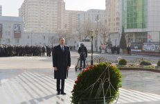 Prezident İlham Əliyev və xanımı Xocalı faciəsi qurbanlarının xatirəsinin anım mərasimində iştirak ediblər (ƏLAVƏ OLUNUB) (FOTO)