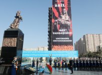 Prezident İlham Əliyev və xanımı Xocalı faciəsi qurbanlarının xatirəsinin anım mərasimində iştirak ediblər (ƏLAVƏ OLUNUB) (FOTO)