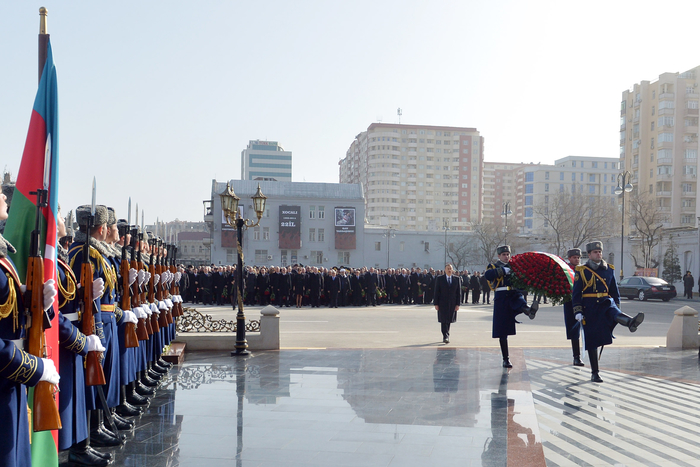 Prezident İlham Əliyev və xanımı Xocalı faciəsi qurbanlarının xatirəsinin anım mərasimində iştirak ediblər (ƏLAVƏ OLUNUB) (FOTO)