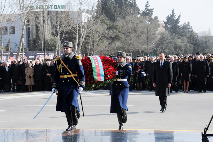 Prezident İlham Əliyev və xanımı Xocalı faciəsi qurbanlarının xatirəsinin anım mərasimində iştirak ediblər (ƏLAVƏ OLUNUB) (FOTO)
