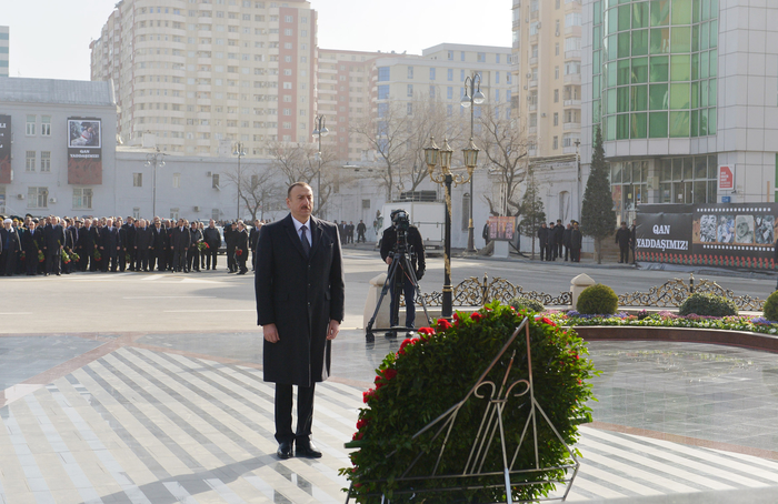 Prezident İlham Əliyev və xanımı Xocalı faciəsi qurbanlarının xatirəsinin anım mərasimində iştirak ediblər (ƏLAVƏ OLUNUB) (FOTO)