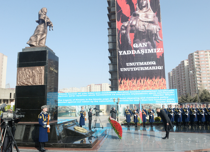 Prezident İlham Əliyev və xanımı Xocalı faciəsi qurbanlarının xatirəsinin anım mərasimində iştirak ediblər (ƏLAVƏ OLUNUB) (FOTO)