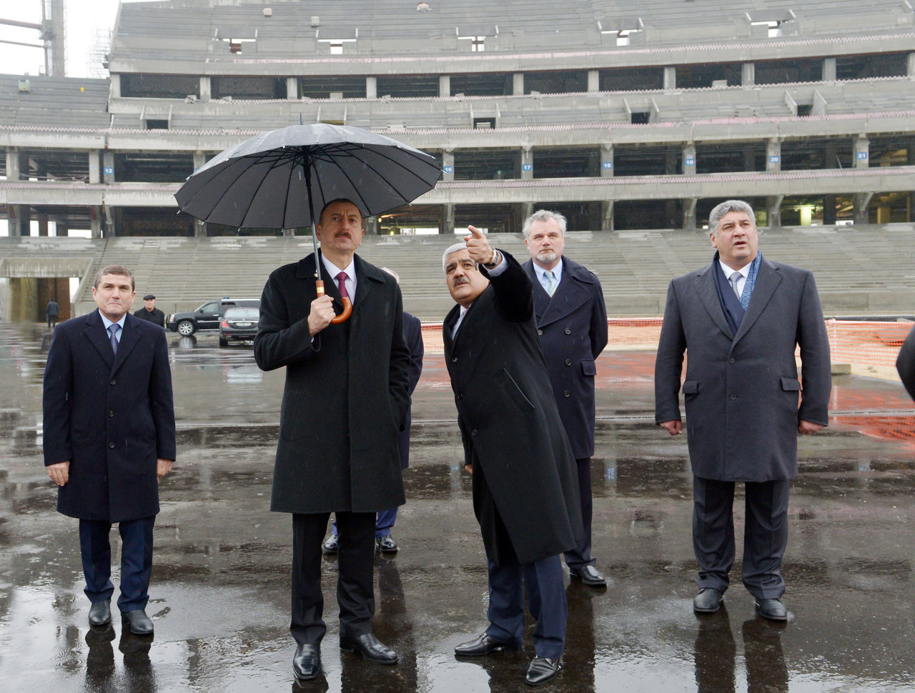 Prezident İlham Əliyev Bakı Olimpiya Stadionunda tikinti işlərinin gedişi ilə tanış olub (FOTO)