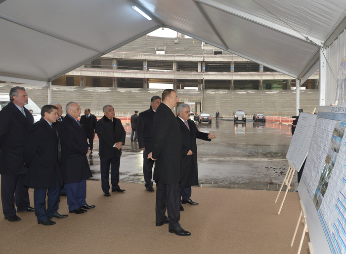 Prezident İlham Əliyev Bakı Olimpiya Stadionunda tikinti işlərinin gedişi ilə tanış olub (FOTO)