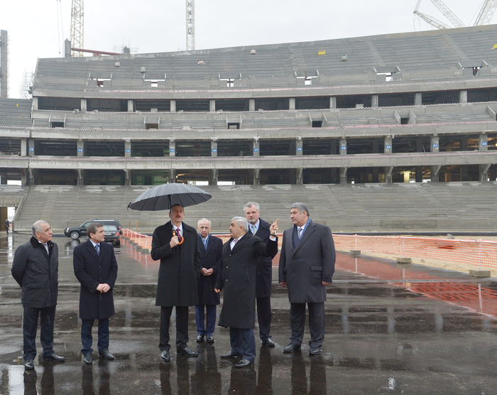 Prezident İlham Əliyev Bakı Olimpiya Stadionunda tikinti işlərinin gedişi ilə tanış olub (FOTO)