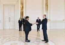 Prezident İlham Əliyev bir sıra ölkələrin Azərbaycanda yeni təyin olunmuş səfirlərini qəbul edib (ƏLAVƏ OLUNUB) (FOTO)