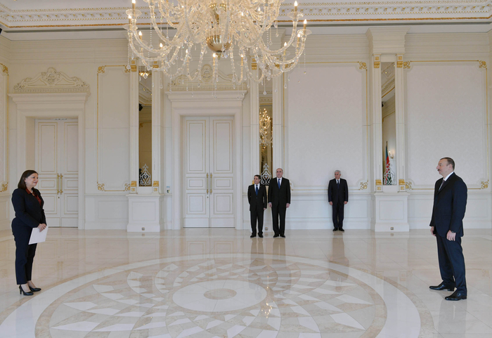 Prezident İlham Əliyev bir sıra ölkələrin Azərbaycanda yeni təyin olunmuş səfirlərini qəbul edib (ƏLAVƏ OLUNUB) (FOTO)