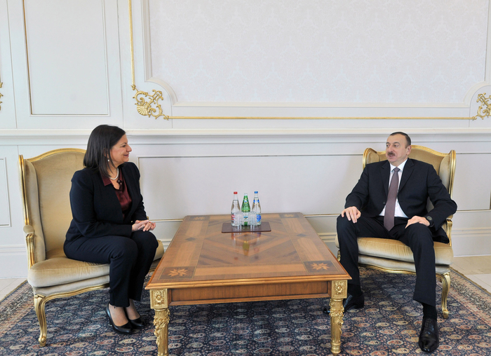 Prezident İlham Əliyev bir sıra ölkələrin Azərbaycanda yeni təyin olunmuş səfirlərini qəbul edib (ƏLAVƏ OLUNUB) (FOTO)