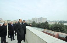 Prezident İlham Əliyev Heydər Əliyev adına İdman-Konsert Kompleksində aparılacaq əsaslı təmir və yenidənqurma işlərinin layihəsi ilə tanış olub (FOTO)
