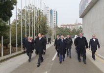 Prezident İlham Əliyev Heydər Əliyev adına İdman-Konsert Kompleksində aparılacaq əsaslı təmir və yenidənqurma işlərinin layihəsi ilə tanış olub (FOTO)