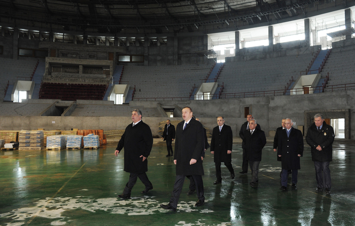 Prezident İlham Əliyev Heydər Əliyev adına İdman-Konsert Kompleksində aparılacaq əsaslı təmir və yenidənqurma işlərinin layihəsi ilə tanış olub (FOTO)