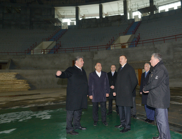 Prezident İlham Əliyev Heydər Əliyev adına İdman-Konsert Kompleksində aparılacaq əsaslı təmir və yenidənqurma işlərinin layihəsi ilə tanış olub (FOTO)
