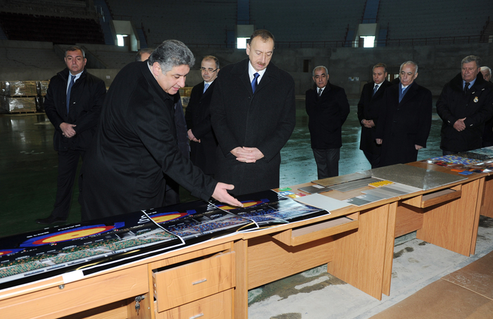 Prezident İlham Əliyev Heydər Əliyev adına İdman-Konsert Kompleksində aparılacaq əsaslı təmir və yenidənqurma işlərinin layihəsi ilə tanış olub (FOTO)