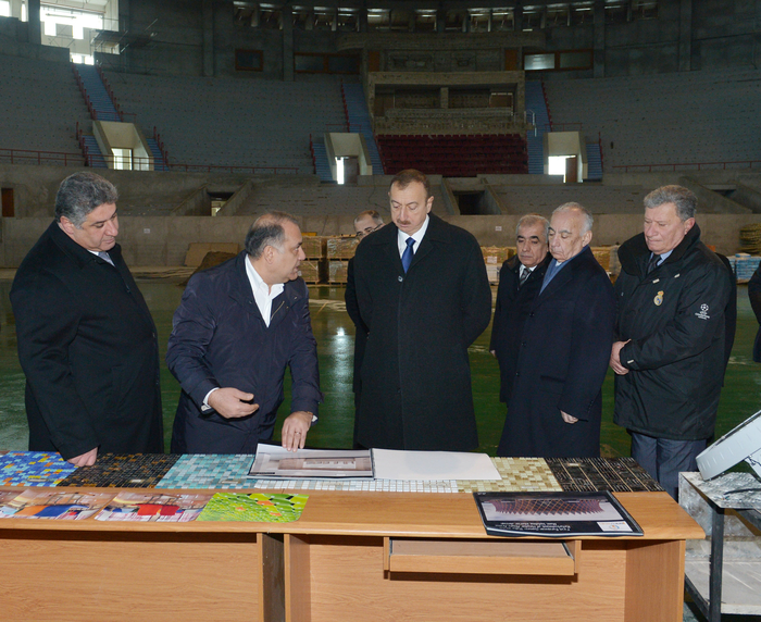 Prezident İlham Əliyev Heydər Əliyev adına İdman-Konsert Kompleksində aparılacaq əsaslı təmir və yenidənqurma işlərinin layihəsi ilə tanış olub (FOTO)