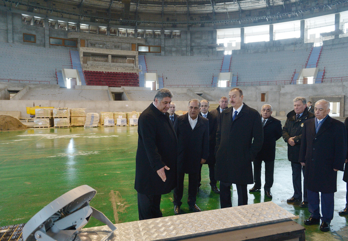 Prezident İlham Əliyev Heydər Əliyev adına İdman-Konsert Kompleksində aparılacaq əsaslı təmir və yenidənqurma işlərinin layihəsi ilə tanış olub (FOTO)