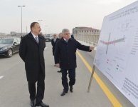 Prezident İlham Əliyev paytaxtda inşası davam etdirilən bir sıra yol qovşaqlarında və yol ötürücülərində tikinti işlərinin gedişi ilə tanış olub (ƏLAVƏ OLUNUB) (FOTO)