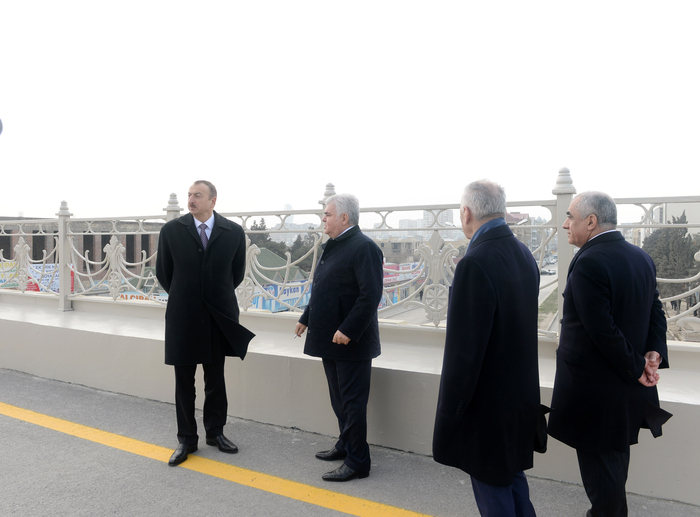 Prezident İlham Əliyev paytaxtda inşası davam etdirilən bir sıra yol qovşaqlarında və yol ötürücülərində tikinti işlərinin gedişi ilə tanış olub (ƏLAVƏ OLUNUB) (FOTO)
