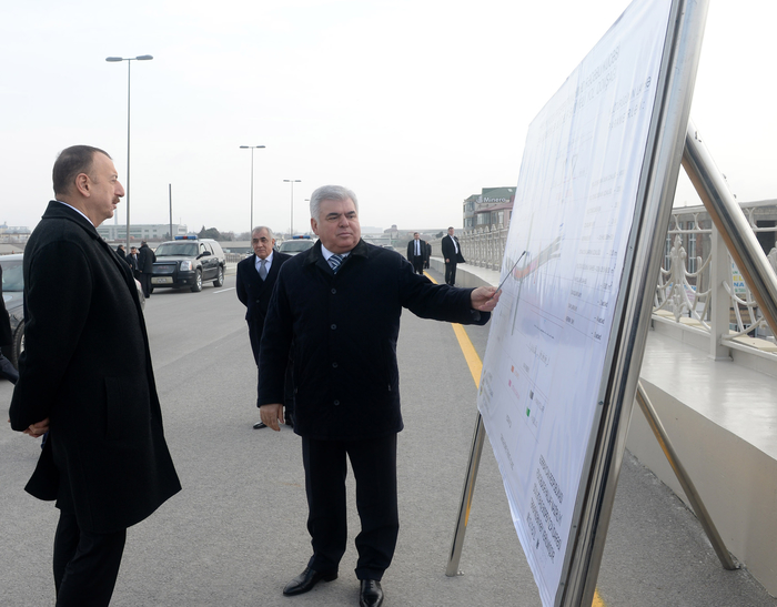 Prezident İlham Əliyev paytaxtda inşası davam etdirilən bir sıra yol qovşaqlarında və yol ötürücülərində tikinti işlərinin gedişi ilə tanış olub (ƏLAVƏ OLUNUB) (FOTO)