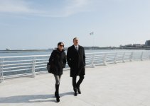 Prezident İlham Əliyev və xanımı Dənizkənarı Milli Parkda müasir attraksion-panoramın açılışında iştirak ediblər (FOTO)
