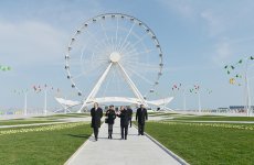 Prezident İlham Əliyev və xanımı Dənizkənarı Milli Parkda müasir attraksion-panoramın açılışında iştirak ediblər (FOTO)