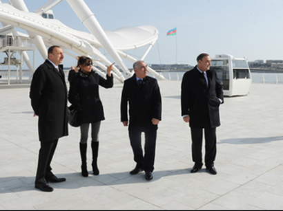 Prezident İlham Əliyev və xanımı Dənizkənarı Milli Parkda müasir attraksion-panoramın açılışında iştirak ediblər (FOTO)