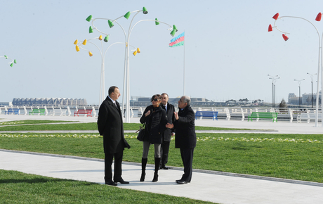 Prezident İlham Əliyev və xanımı Dənizkənarı Milli Parkda müasir attraksion-panoramın açılışında iştirak ediblər (FOTO)