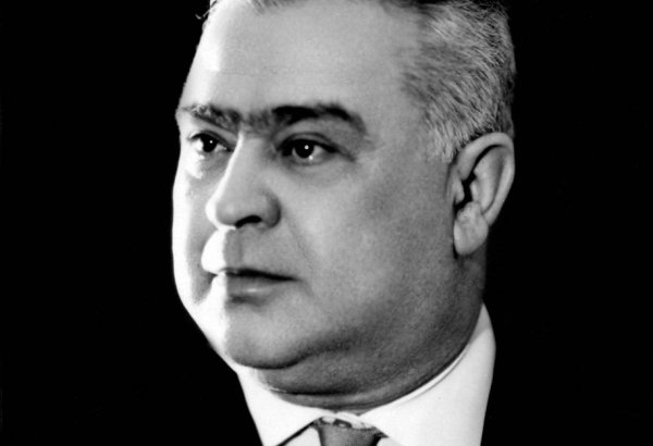 Xalq artisti Lütfəli Abdullayevin anadan olmasından 105 il ötür