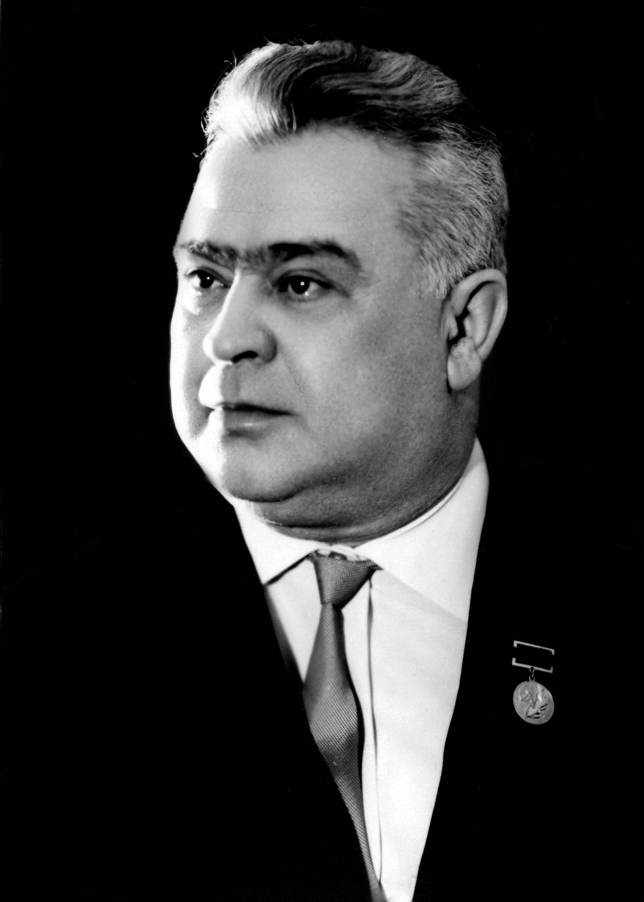 Xalq artisti Lütfəli Abdullayevin anadan olmasından 105 il ötür