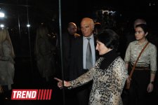 Leyla Əliyeva və Arzu Əliyeva Heydər Əliyev Mərkəzində "Silahların əfsanəsi" sərgisinin açılış mərasimində iştirak ediblər (FOTO)