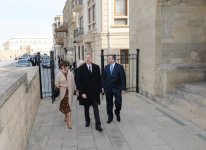 Prezident İlham Əliyev və xanımı Şirvanşahlar Sarayı Kompleksində yeni yaradılmış muzey ekspozisiyası ilə tanış olublar (FOTO)