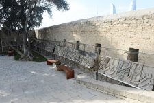 Prezident İlham Əliyev və xanımı Şirvanşahlar Sarayı Kompleksində yeni yaradılmış muzey ekspozisiyası ilə tanış olublar (FOTO)