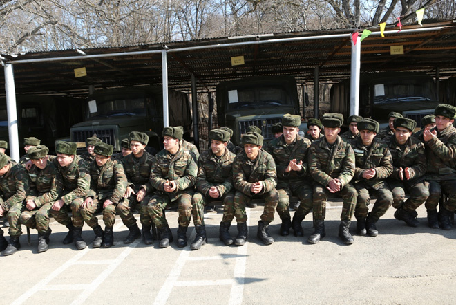 Gənclər Fondu Novruz bayramı münasibətilə əsgərləri təbrik edib (FOTO)