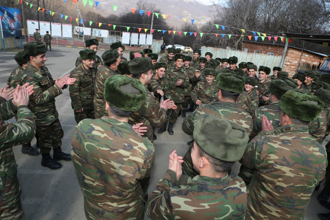 Gənclər Fondu Novruz bayramı münasibətilə əsgərləri təbrik edib (FOTO)