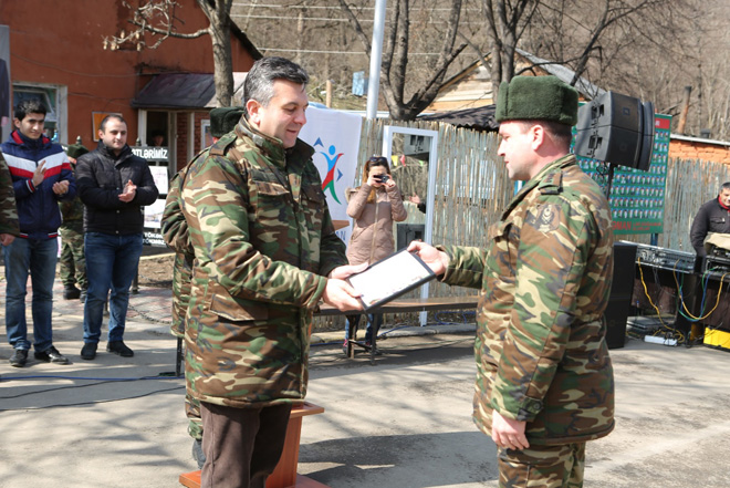 Gənclər Fondu Novruz bayramı münasibətilə əsgərləri təbrik edib (FOTO)